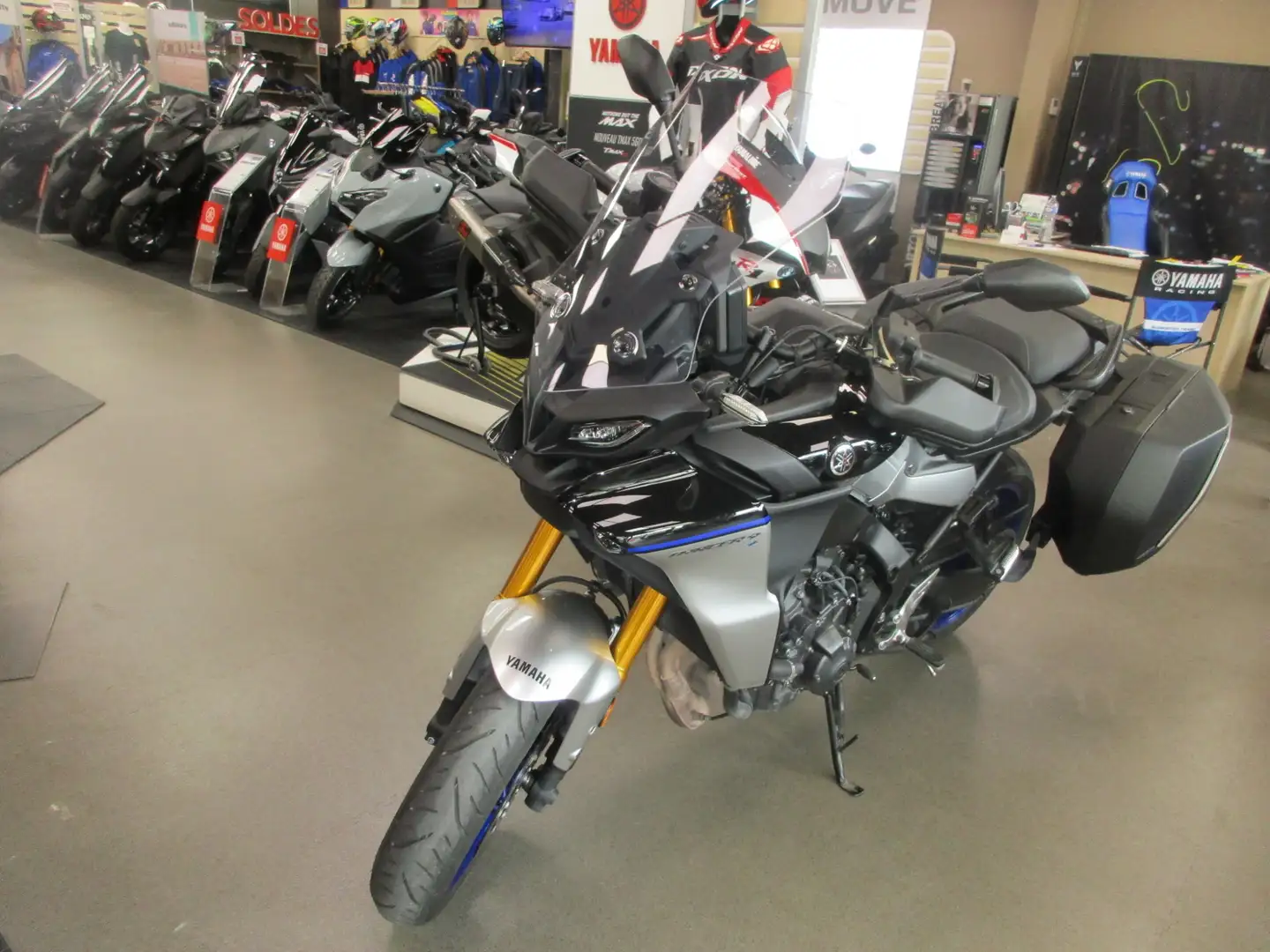 Yamaha Tracer 9 GT Gris - 2