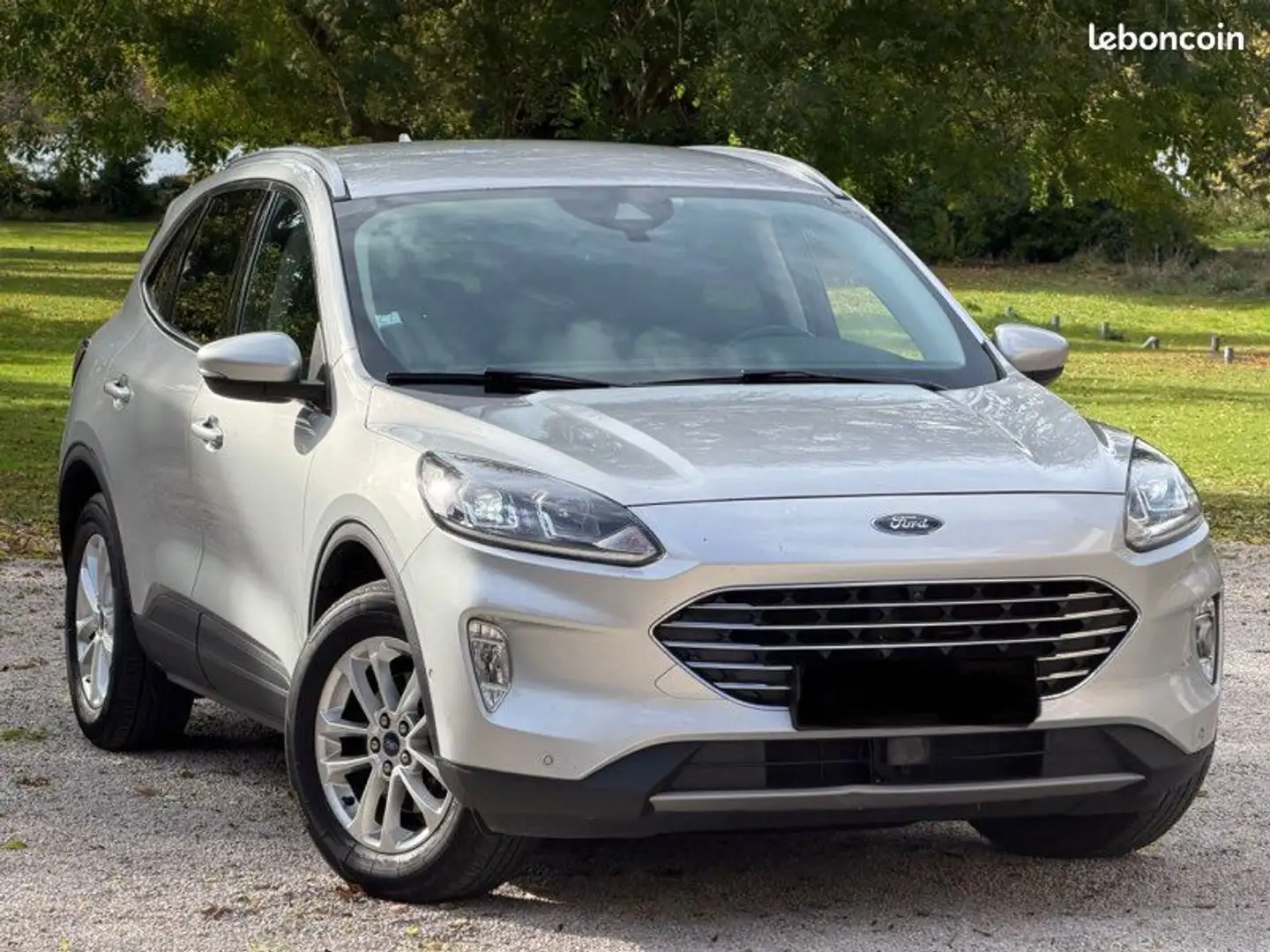 Ford Kuga 1,5tdci automatique 2020 à 9790Euro Grau - 2