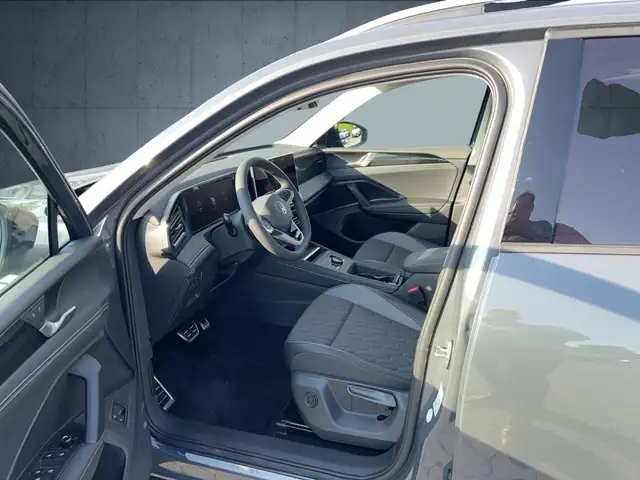 Volkswagen Tiguan view 9
