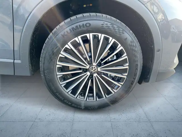 Volkswagen Tiguan view 7