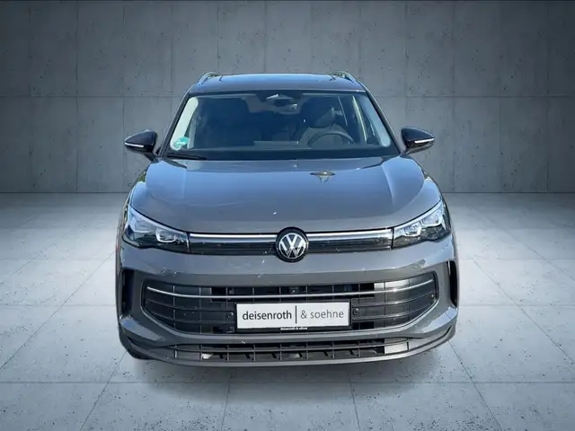 Volkswagen Tiguan view 8