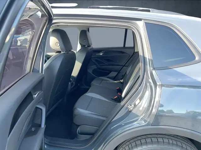 Volkswagen Tiguan view 12