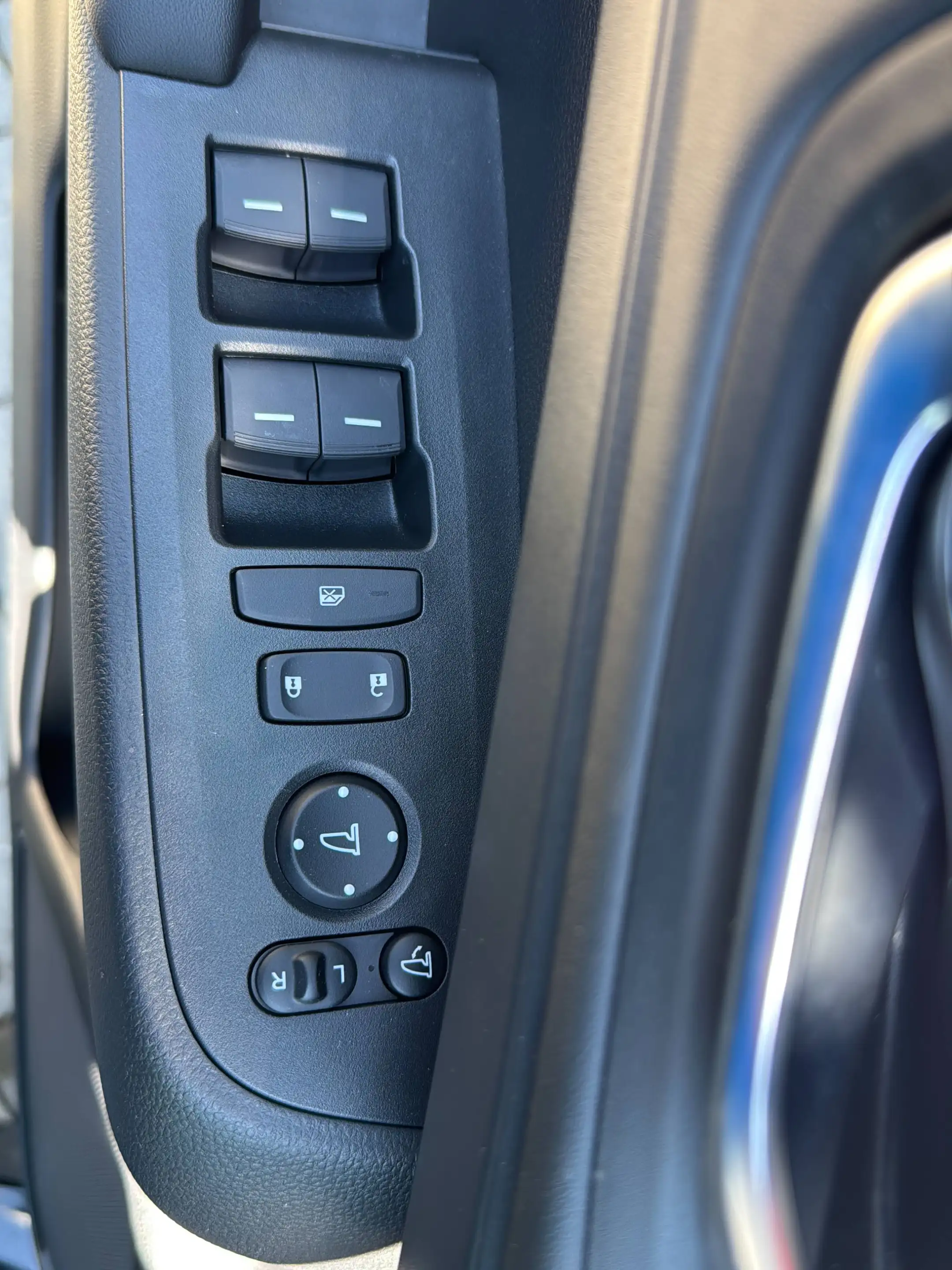Honda HR-V 1.5 Elegance e:HEV — photo 10