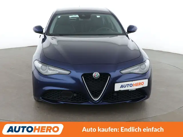 Alfa Romeo Giulia view 9