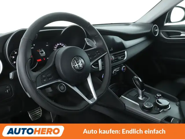 Alfa Romeo Giulia view 11