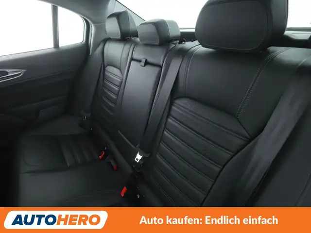 Alfa Romeo Giulia view 14
