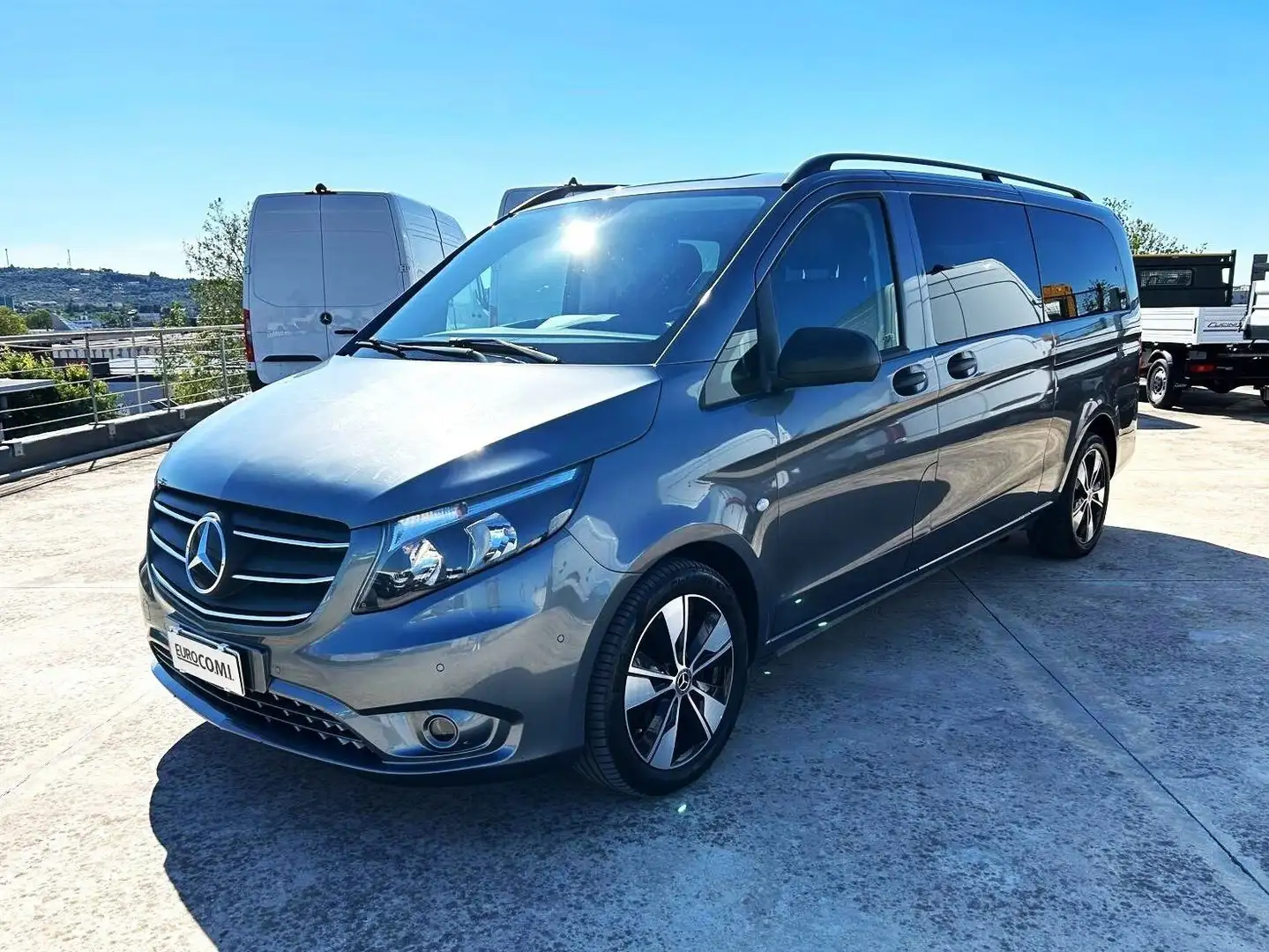 Mercedes-Benz Vito Tourer 119 Select Extra-Long Gris - 1