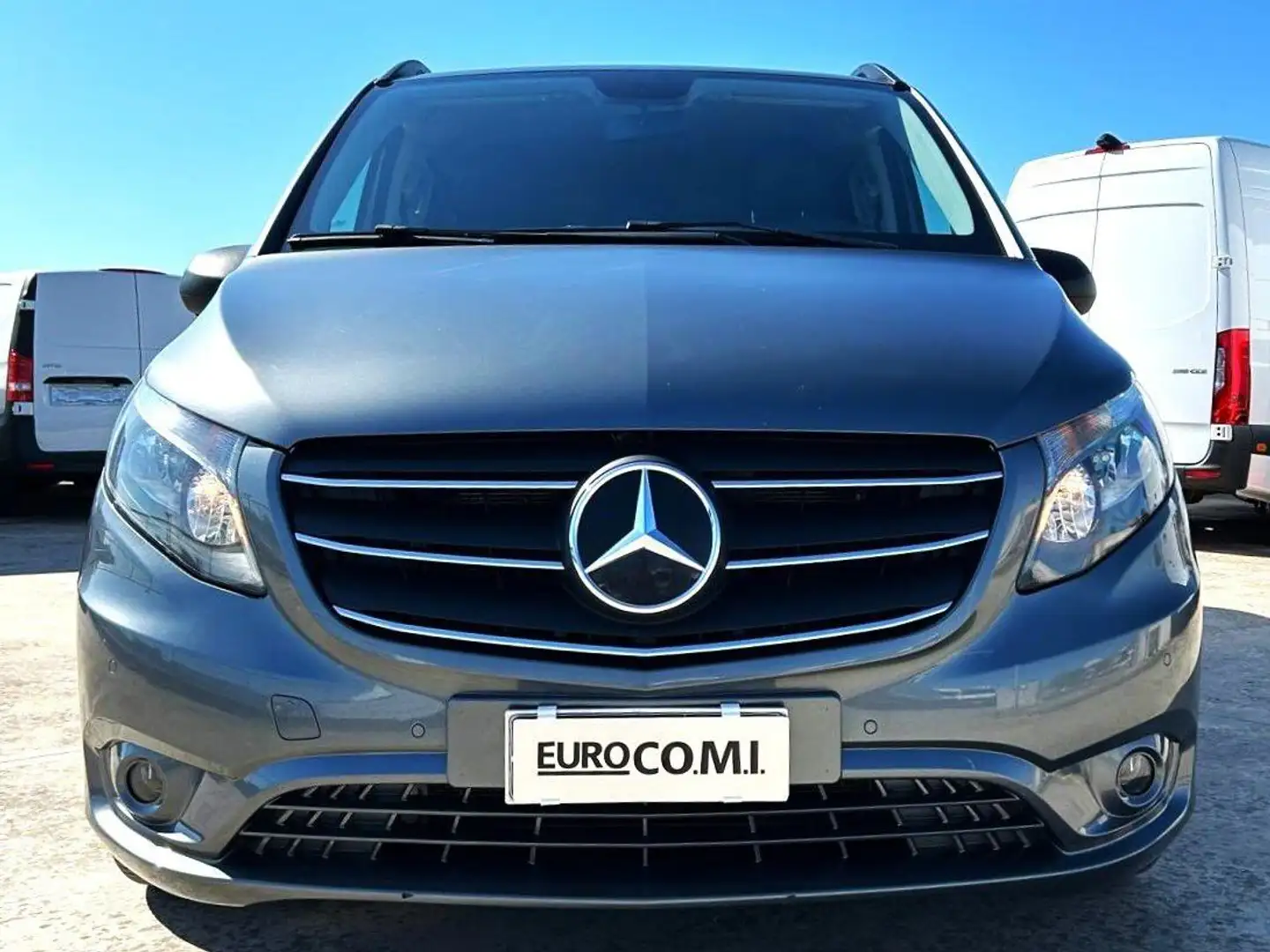 Mercedes-Benz Vito Tourer 119 Select Extra-Long Gris - 2