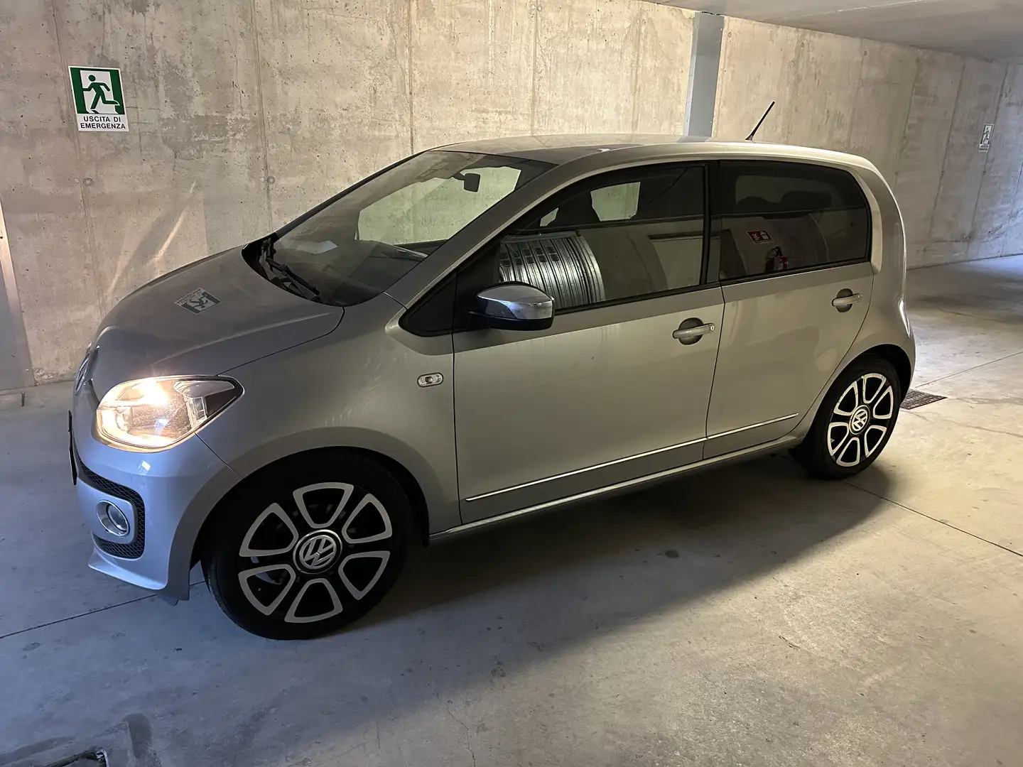 Volkswagen up! 5p 1.0 High 75cv asg E6 - 2