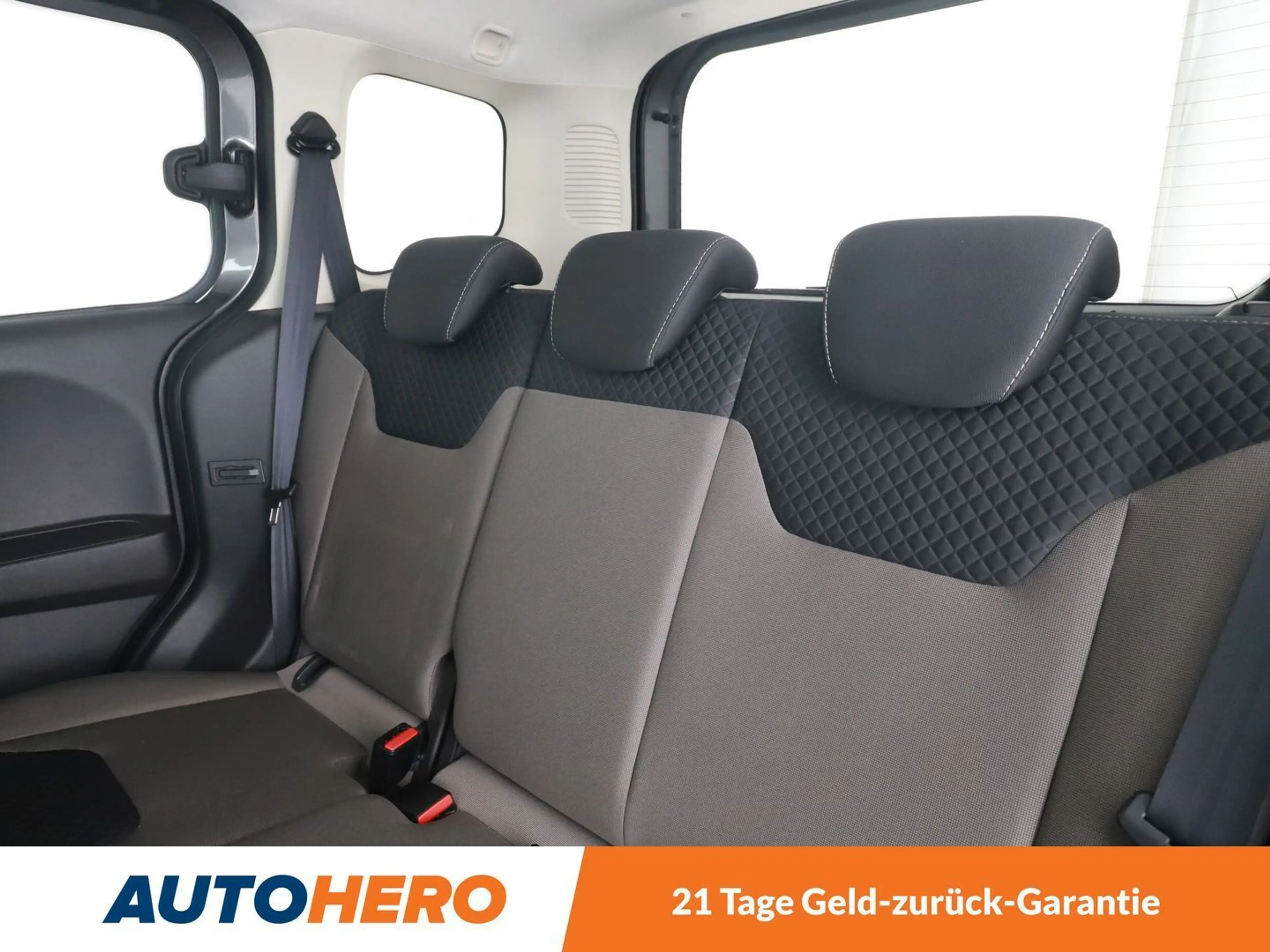 Ford Tourneo 1.0 EcoBoost Titanium — photo 14