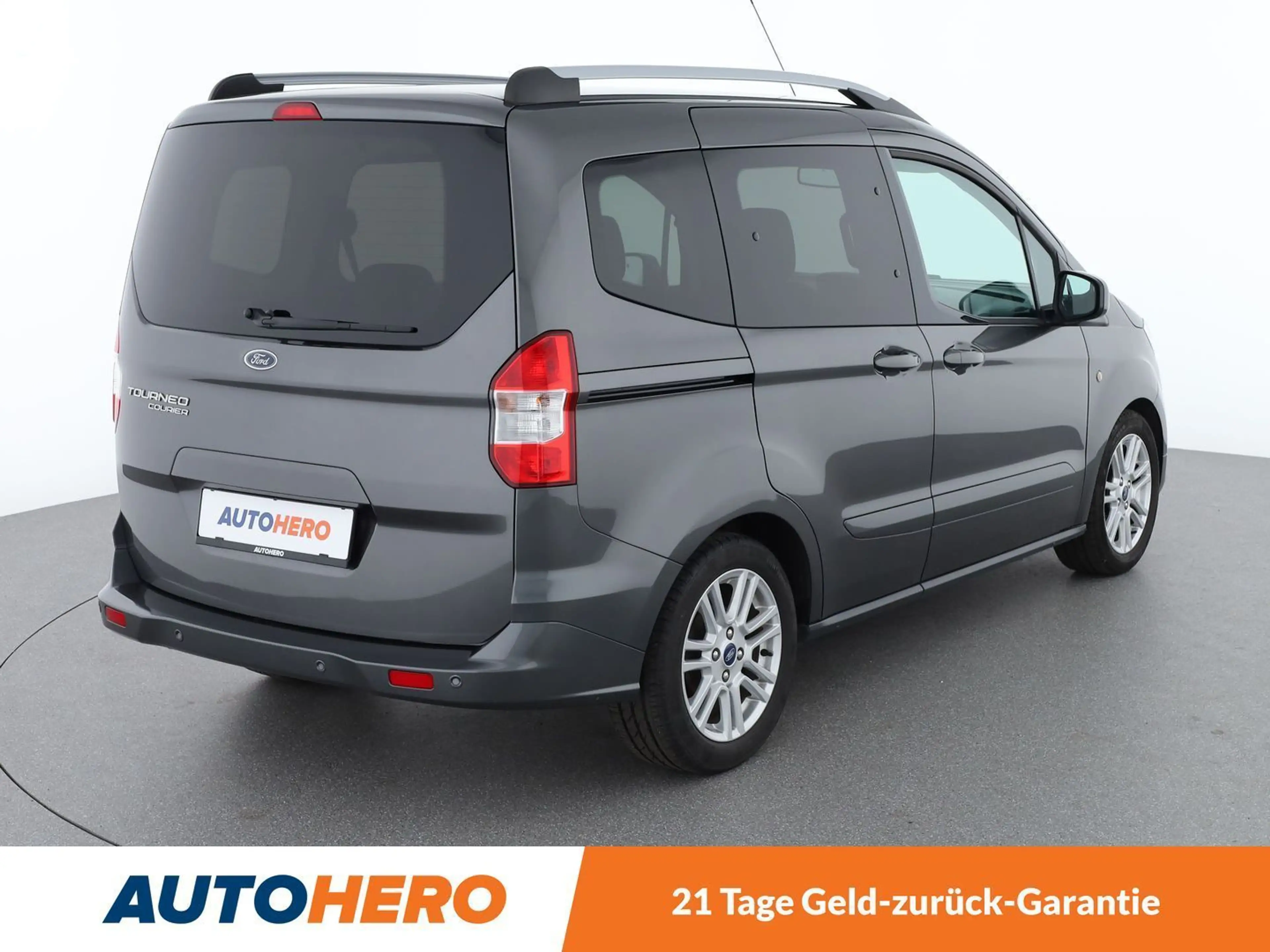 Ford Tourneo 1.0 EcoBoost Titanium — photo 6