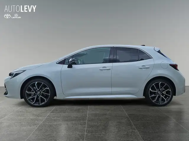 Toyota Corolla view 3