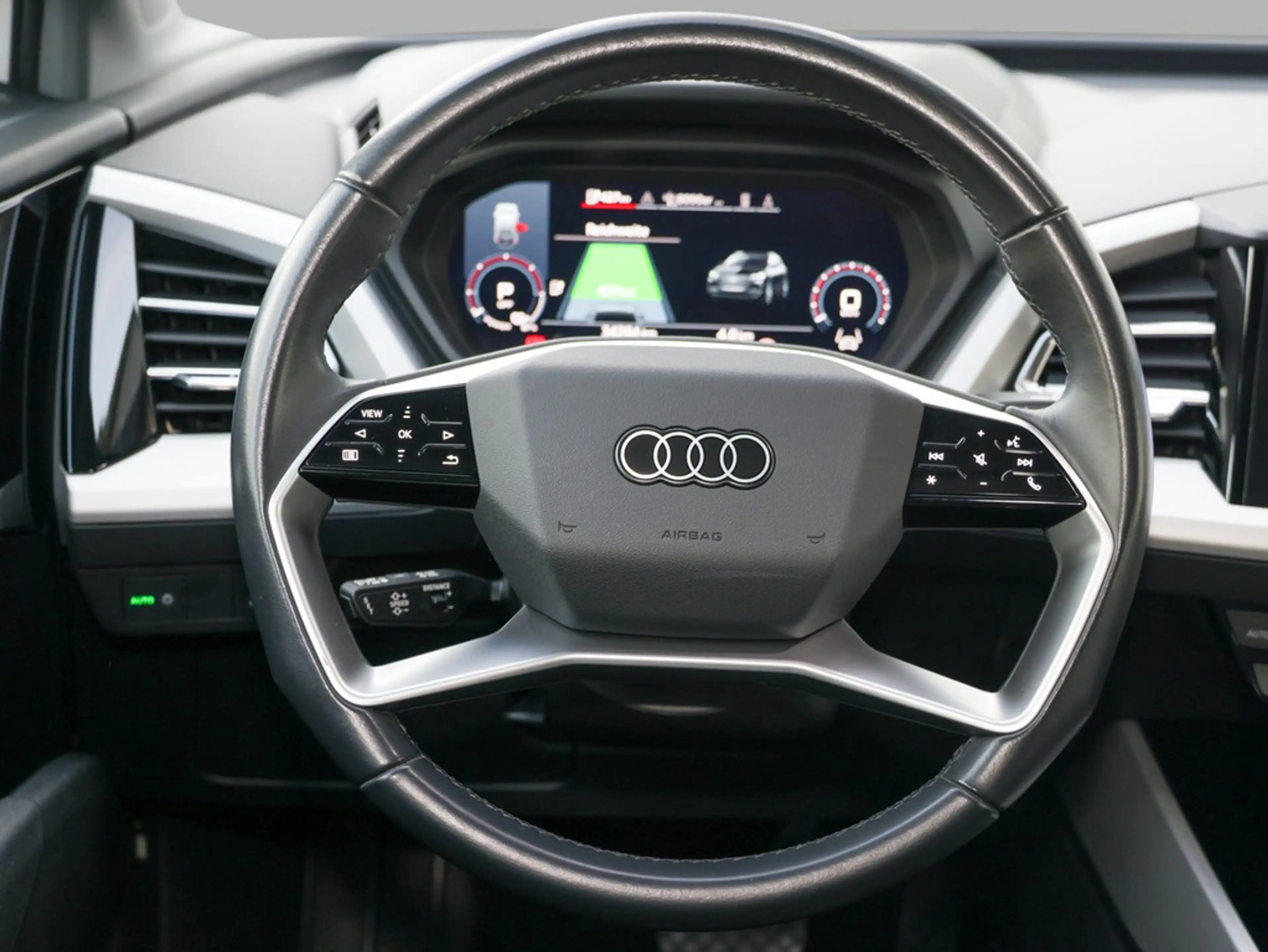 Audi Q4 e-tron 40 S line — photo 14
