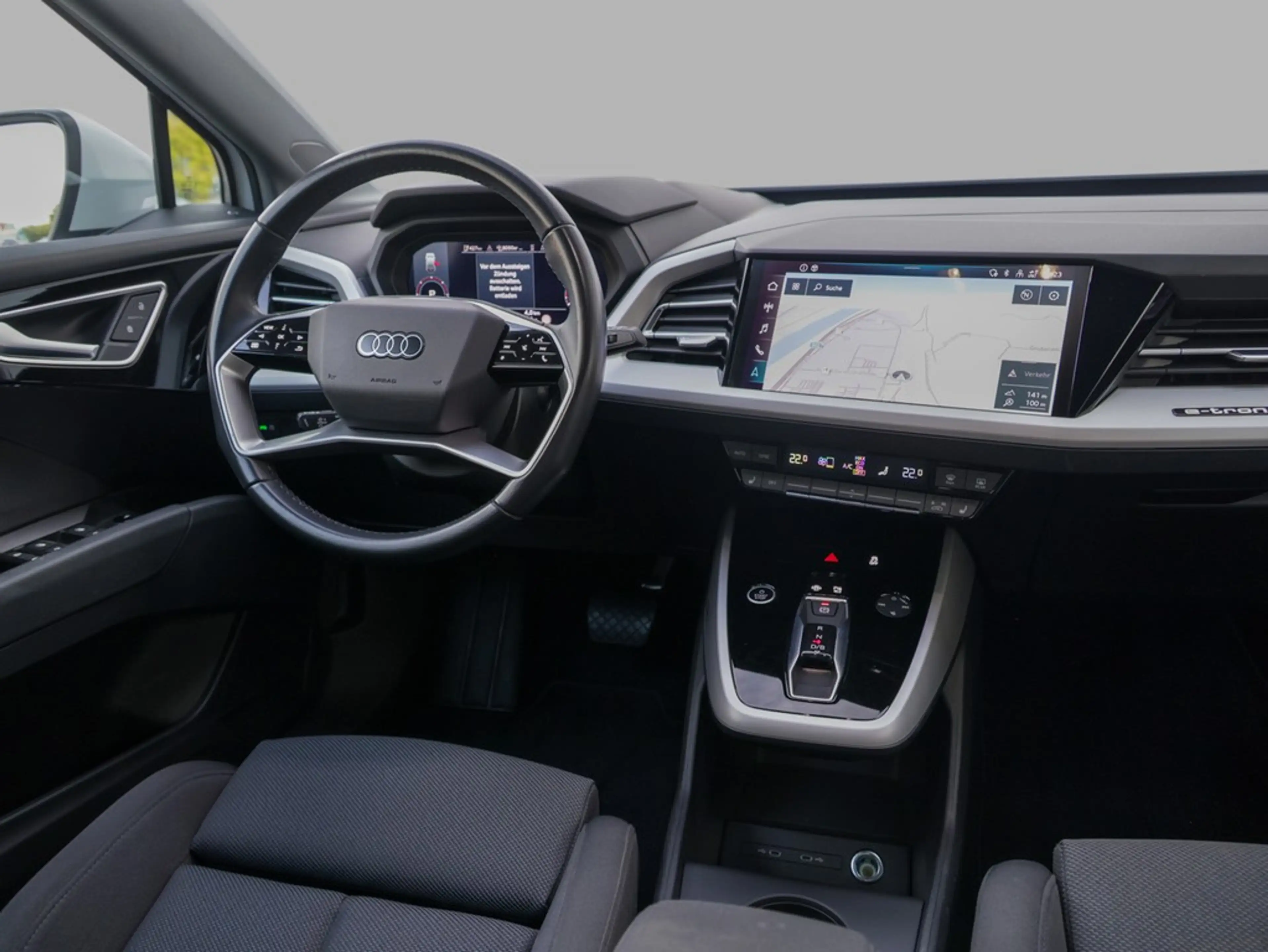 Audi Q4 e-tron 40 S line — photo 11