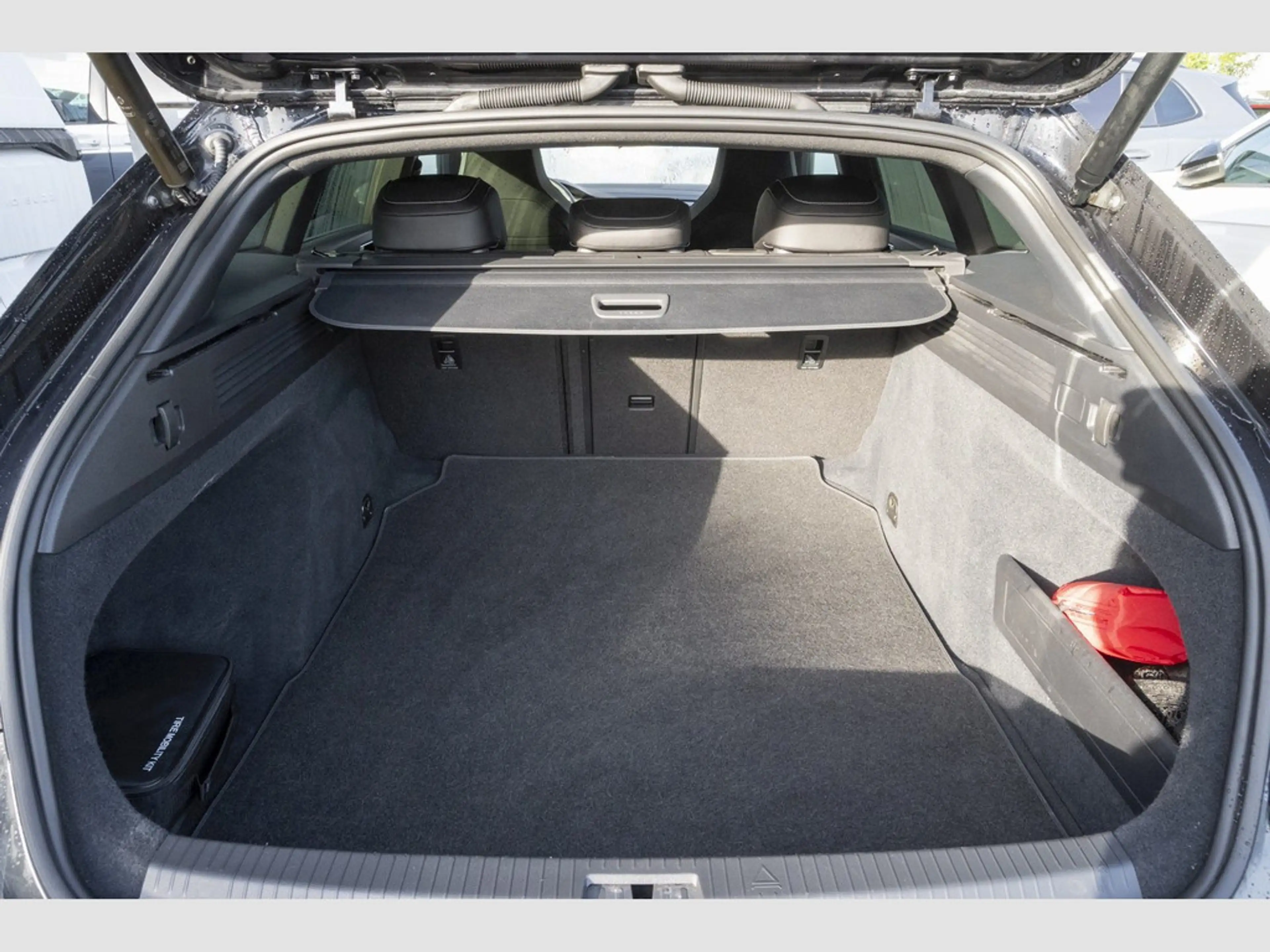 Volkswagen Arteon Shooting Brake 2.0 TDI DSG R-Line Area View/LED/DCC/HUD/Harman — photo 8