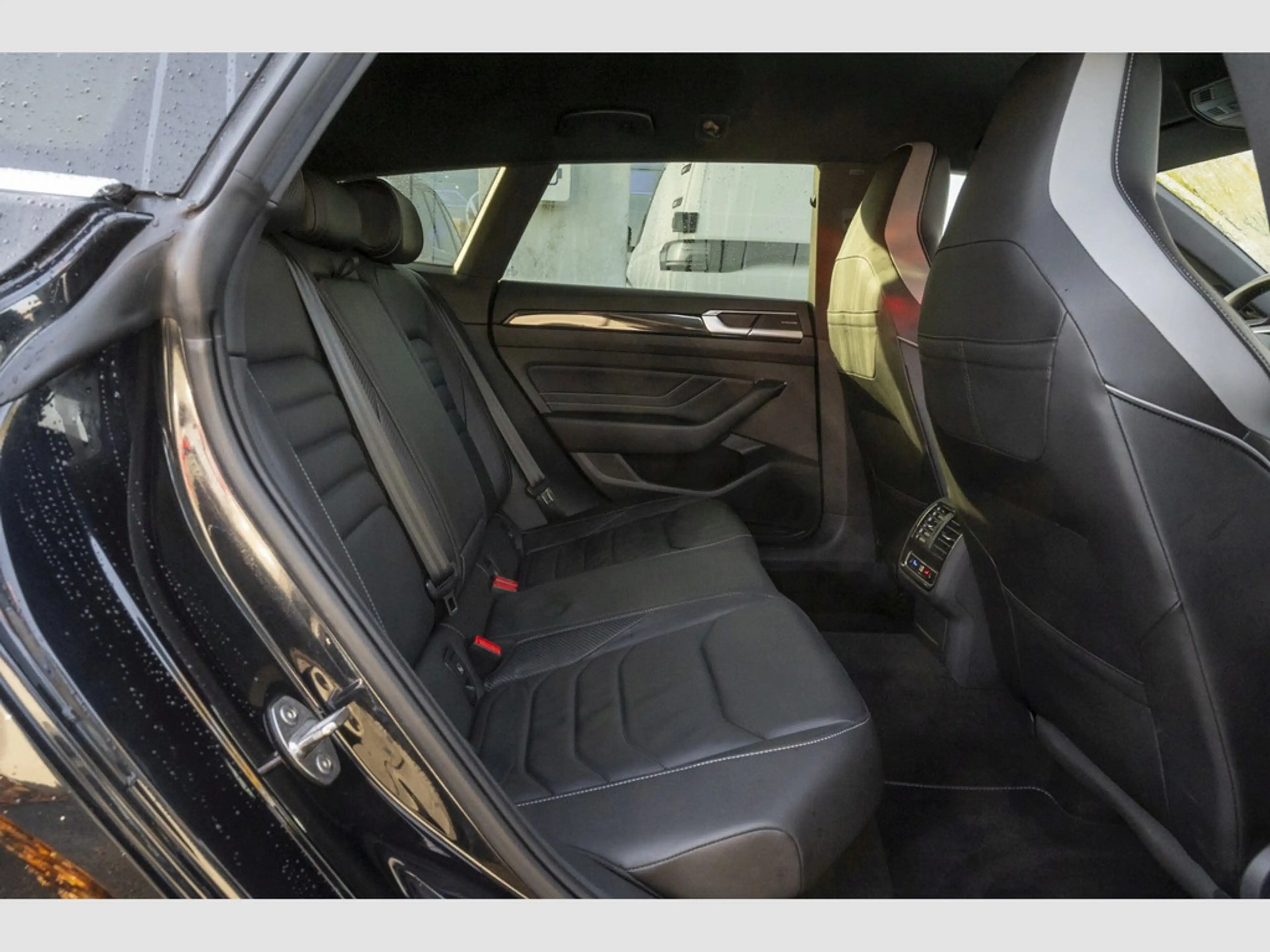 Volkswagen Arteon Shooting Brake 2.0 TDI DSG R-Line Area View/LED/DCC/HUD/Harman — photo 13