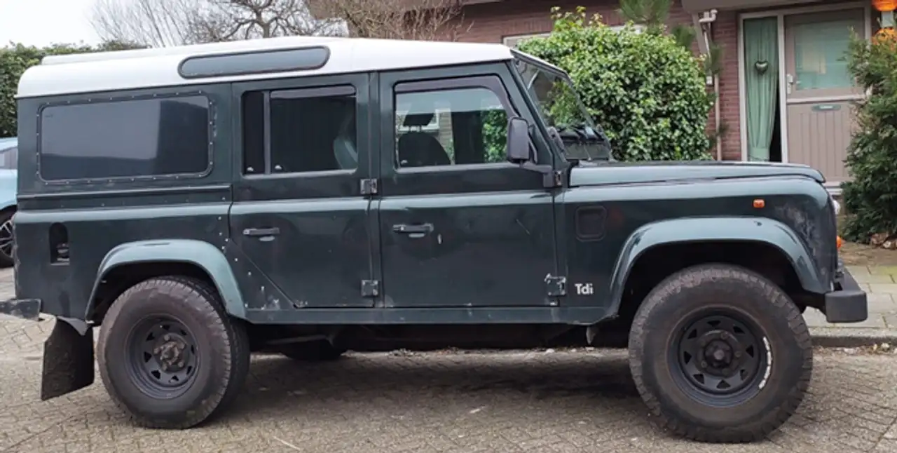 Land Rover Defender 2.5 Tdi 110"Hard Top, foto 2