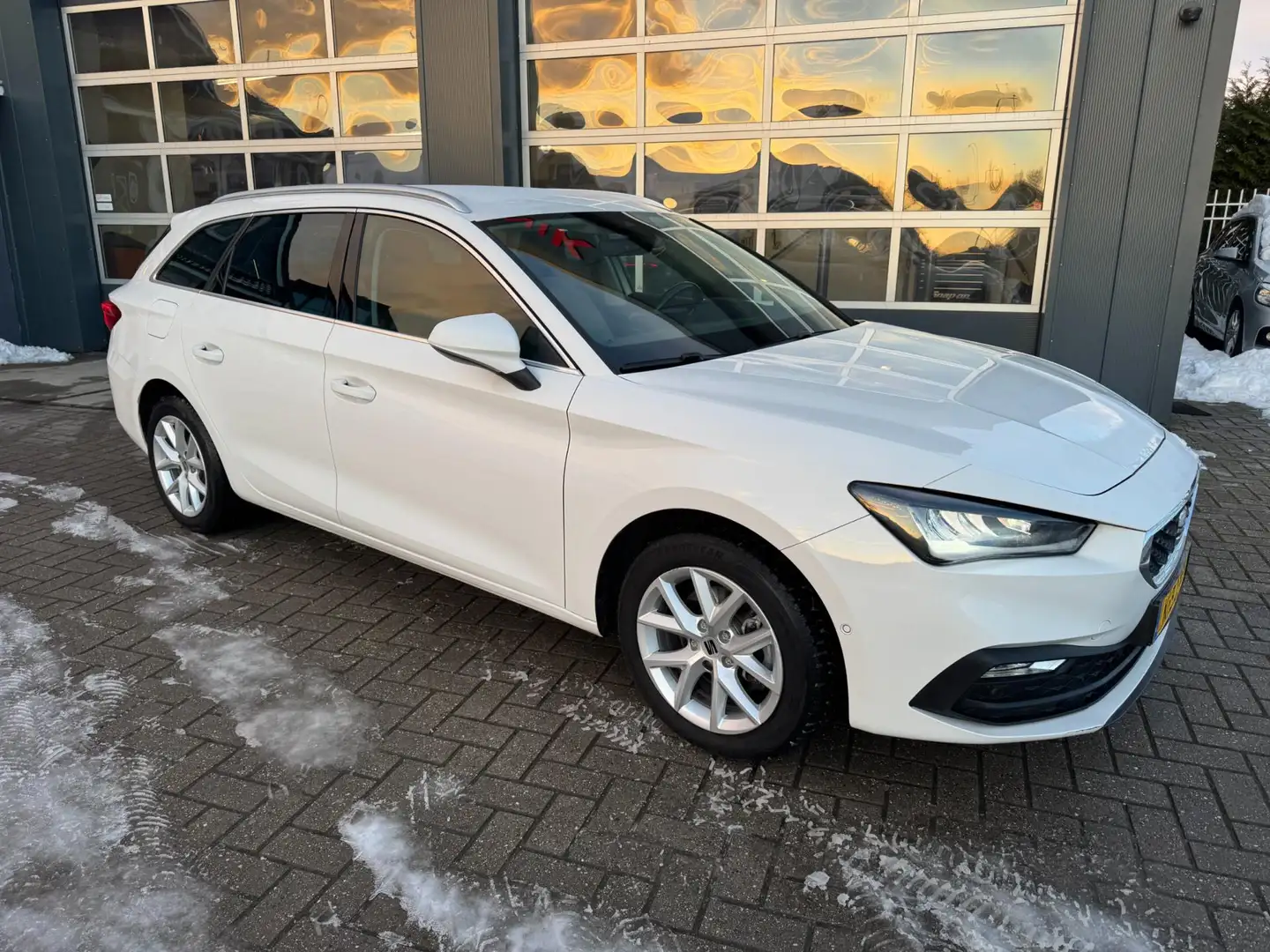 SEAT Leon Sportstourer 1.0 TSI Style Launch Edition / ACC / Blanc - 2