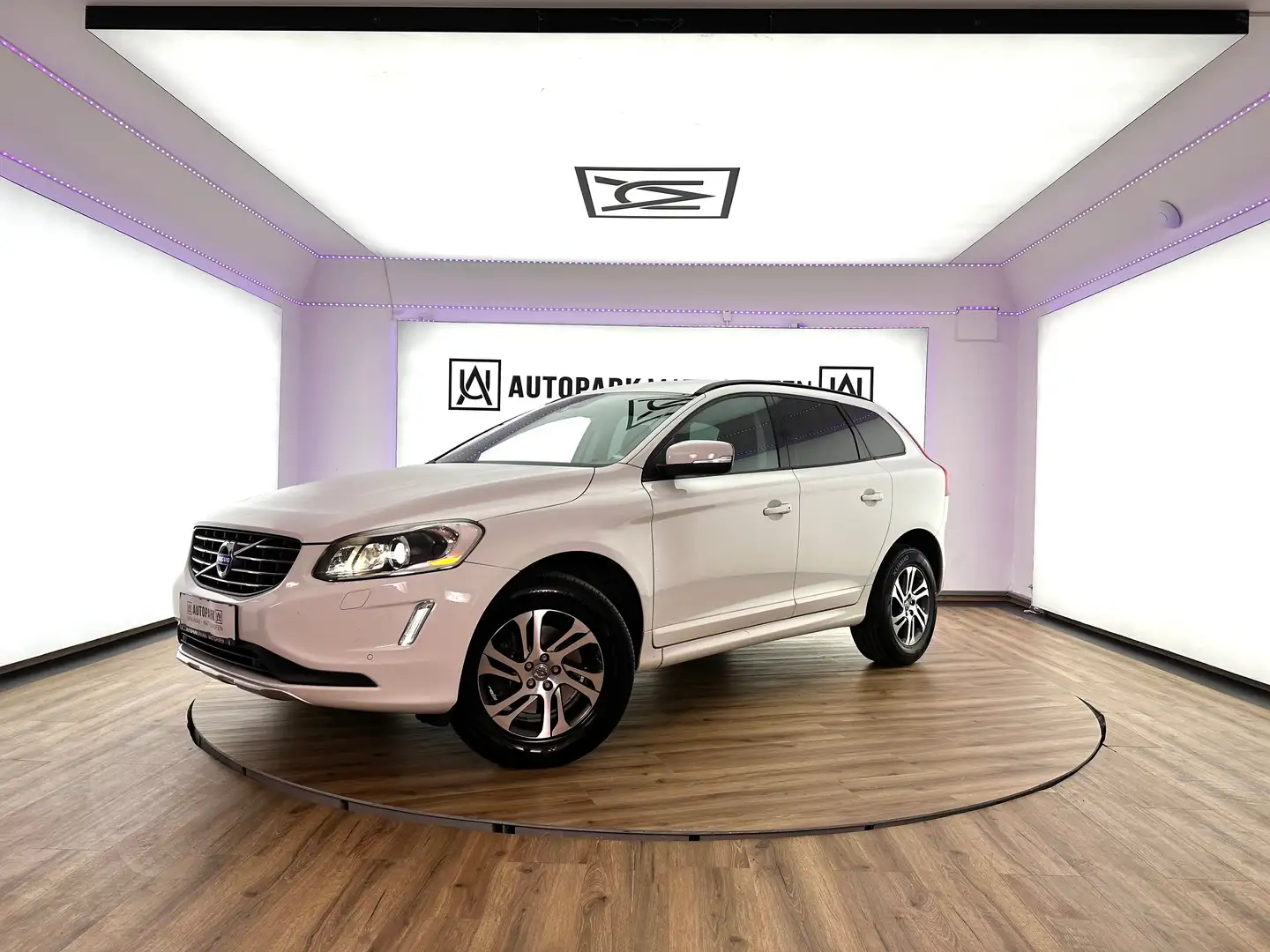 Volvo XC60 D3 Kinetic *XENON*DIGI-TACHO* Blanco - 1
