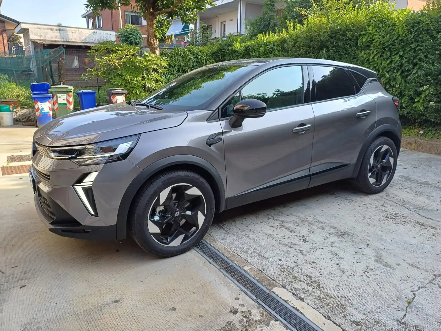 Renault Captur Captur  1.6 E-Tech full hybrid Techno 145cv auto Grigio - 1