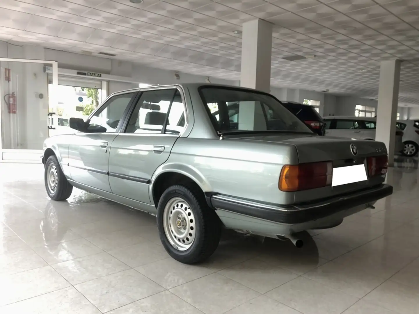 BMW 320 320i Grey - 2