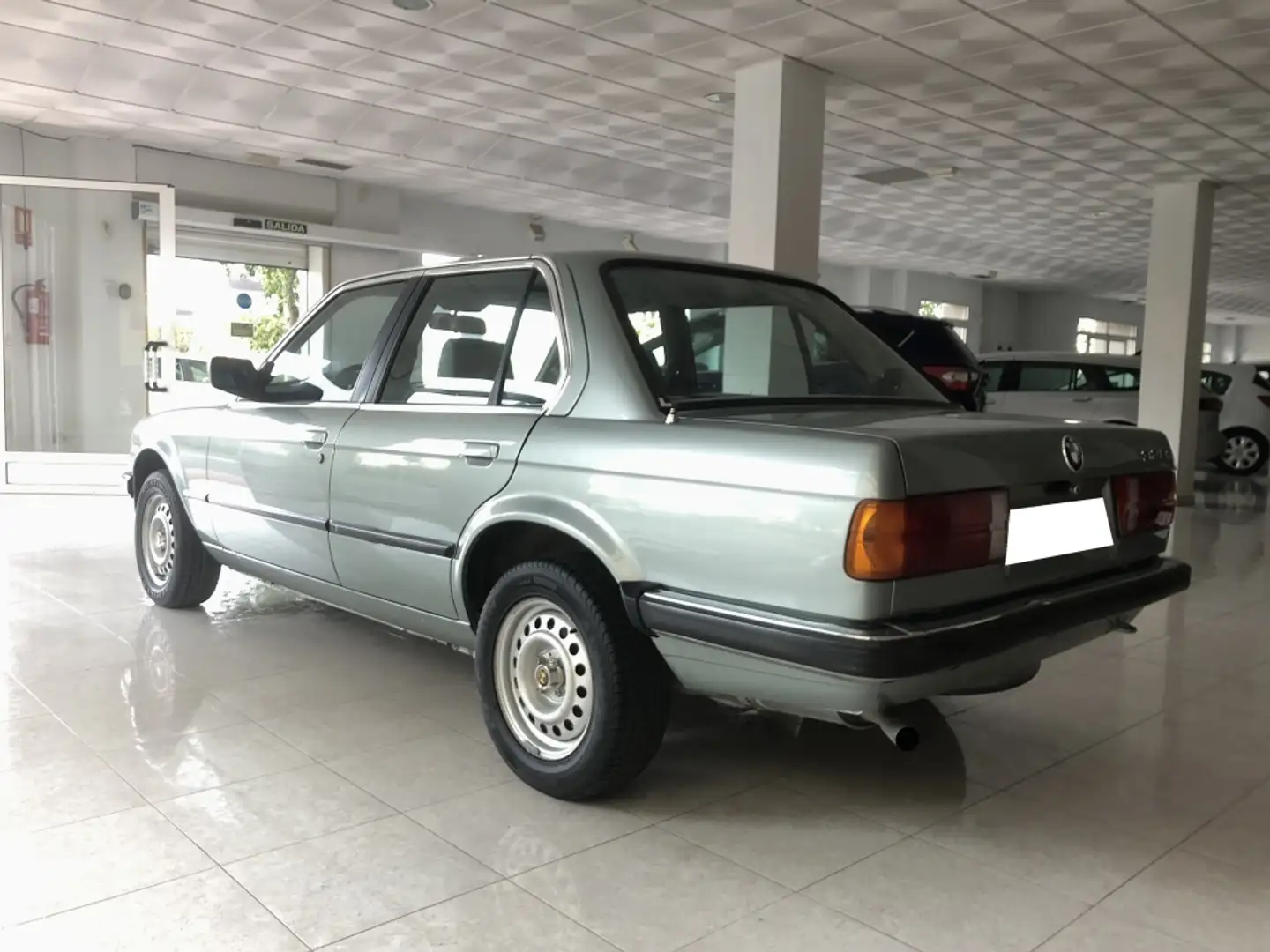 BMW 320 320i Szary - 2