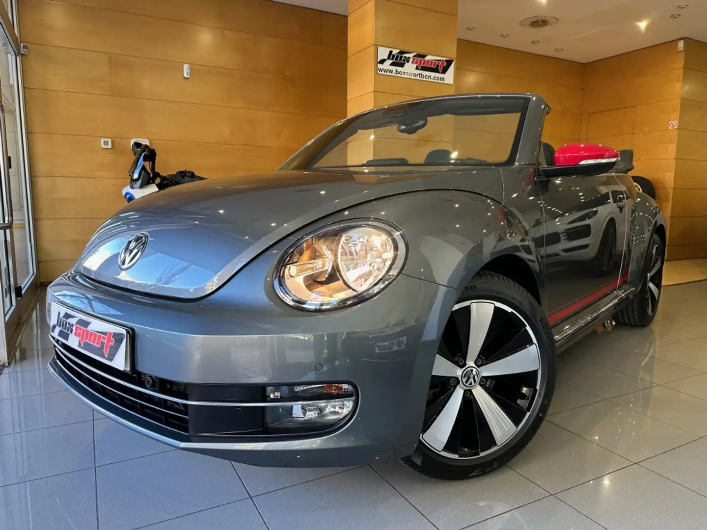 Volkswagen Beetle 1.2 TSI Connection 105 Grau - 1