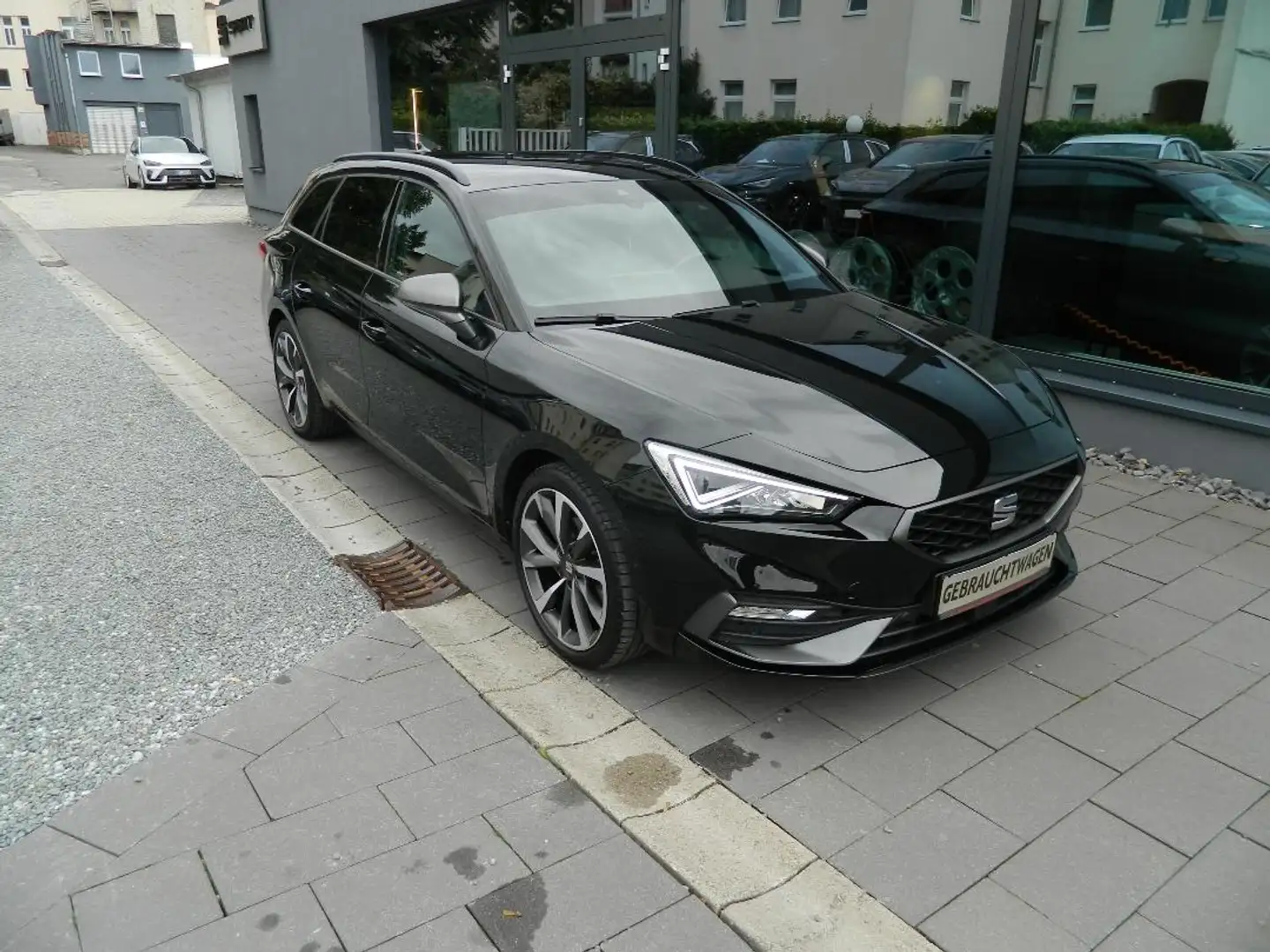 SEAT Leon FR 1.5 TSI elHeckklappe/Navi/VollLED/Sitzheiz/Park Nero - 1
