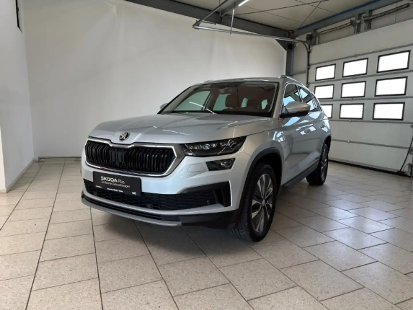 Skoda Kodiaq Tour 1.5 TSI ACT DSG Navi Matrix ACC SHZ Silber - 2