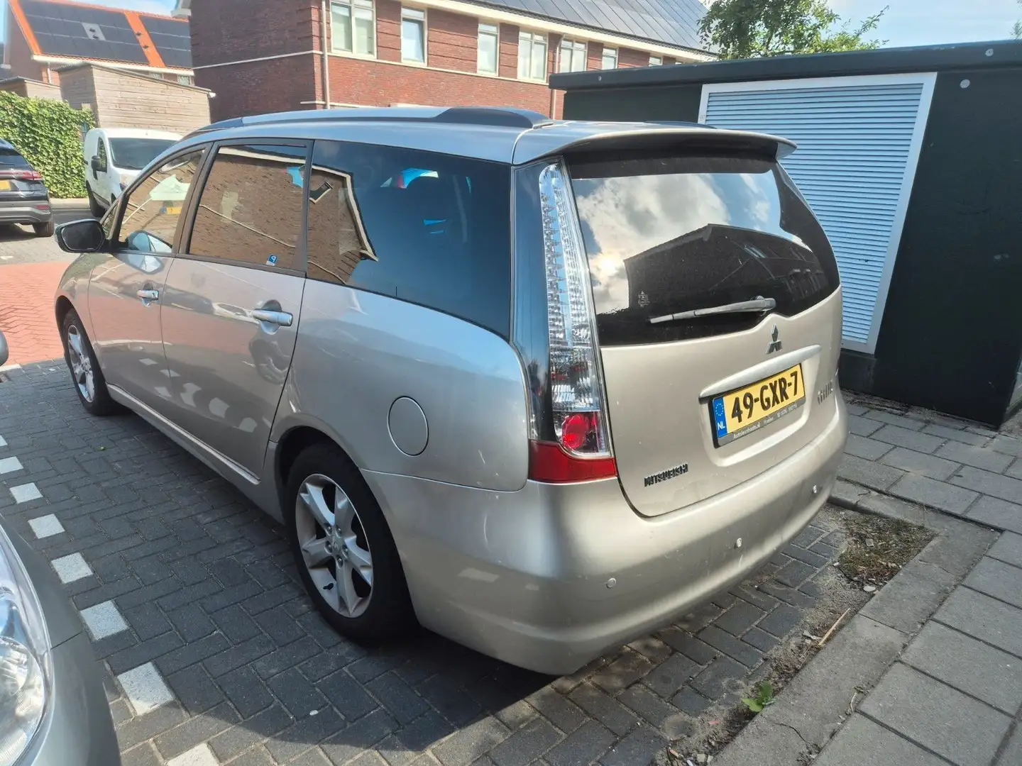 Mitsubishi Grandis 2.4-16V InSport Gold - 2