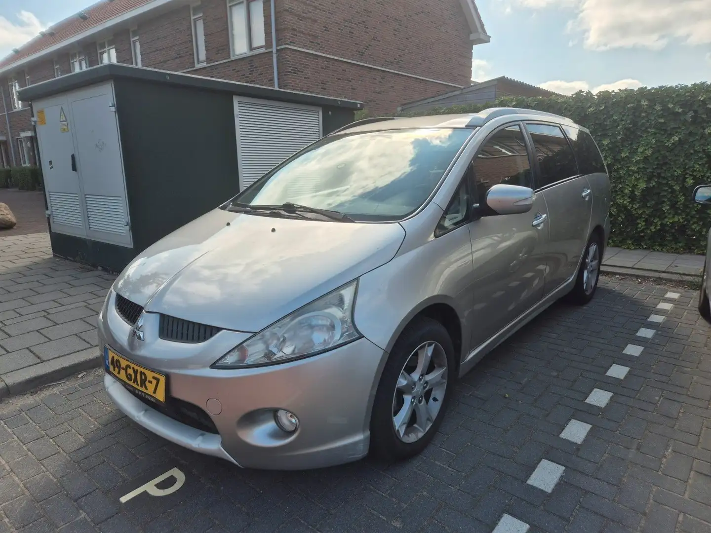 Mitsubishi Grandis 2.4-16V InSport Gold - 1