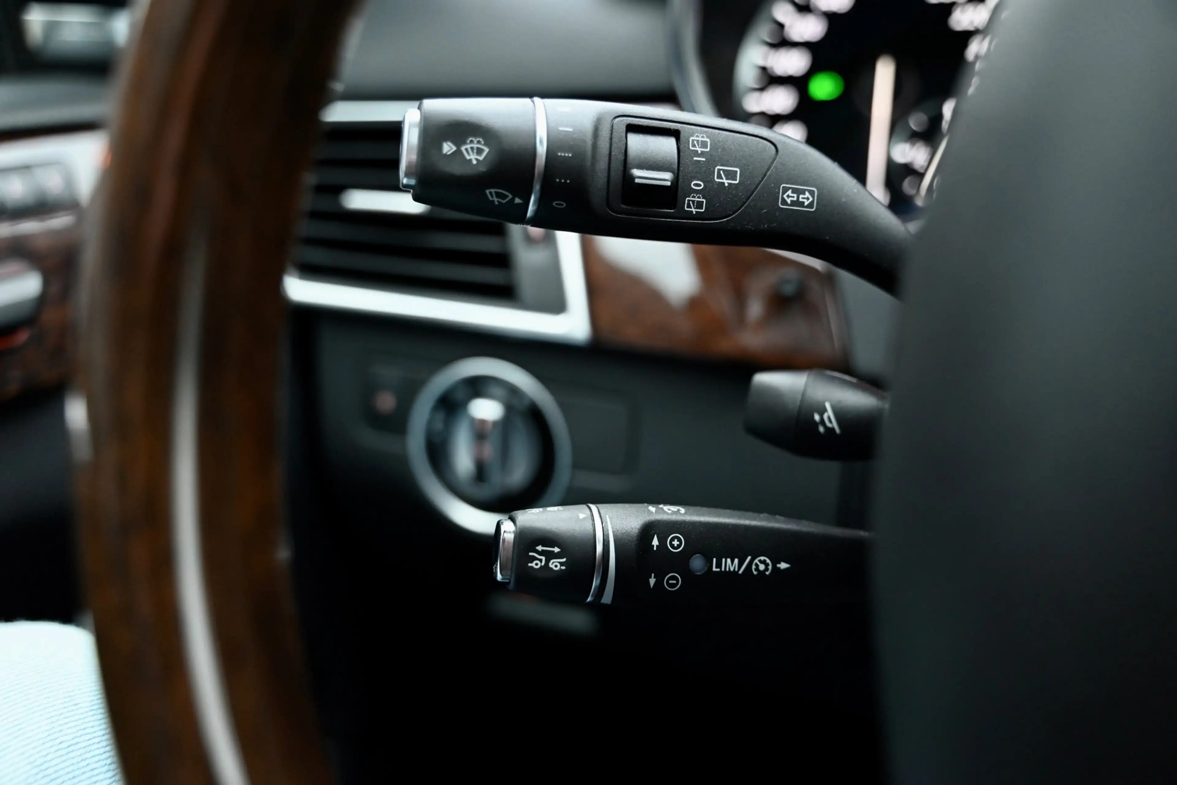Mercedes-Benz ML 350 M-klasse AMG-Styling - Distronic - Entertainment A — photo 10