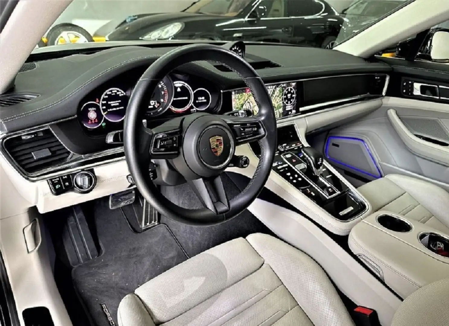 Porsche Panamera 4 E-Hybrid - 1