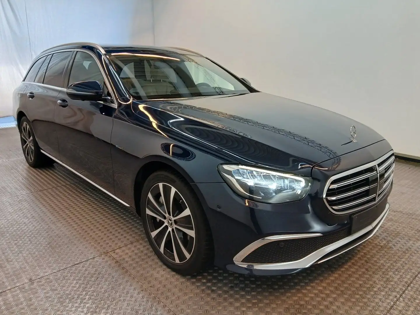 Mercedes-Benz E 300 E300de T 9G-TRONIC Exclusive-PANODACH-LEDER-WIDE Blau - 1