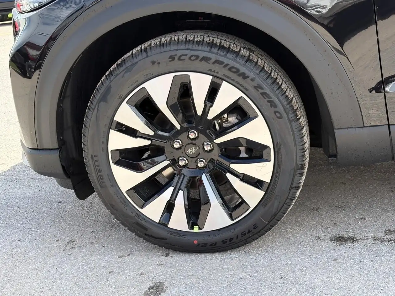 Ford Explorer снимка Ford Explorer