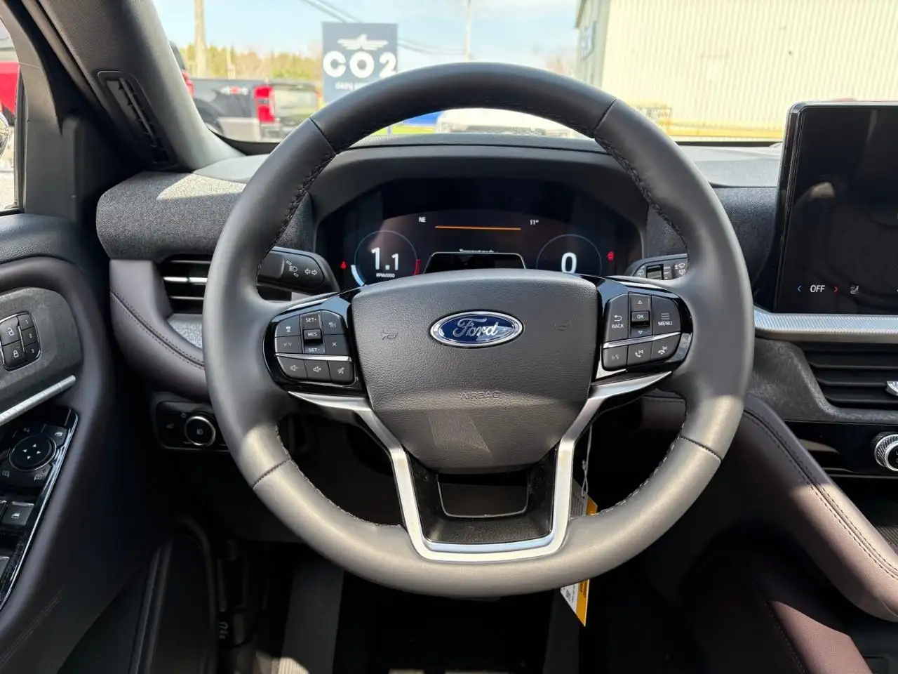 Ford Explorer снимка Ford Explorer