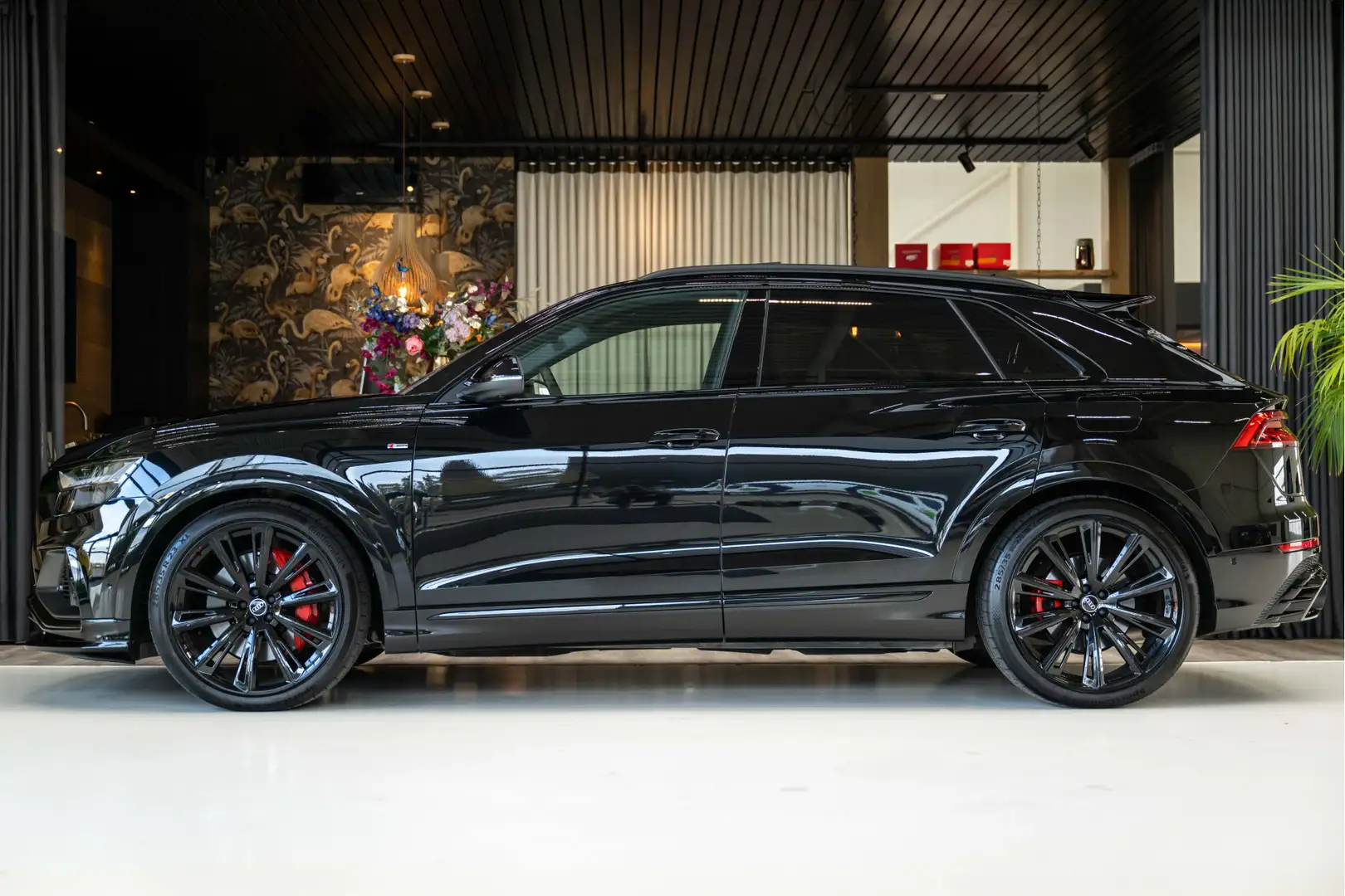 Audi Q8 55 TFSI e quattro ABT | S-line binnen buiten | Mas Zwart - 2