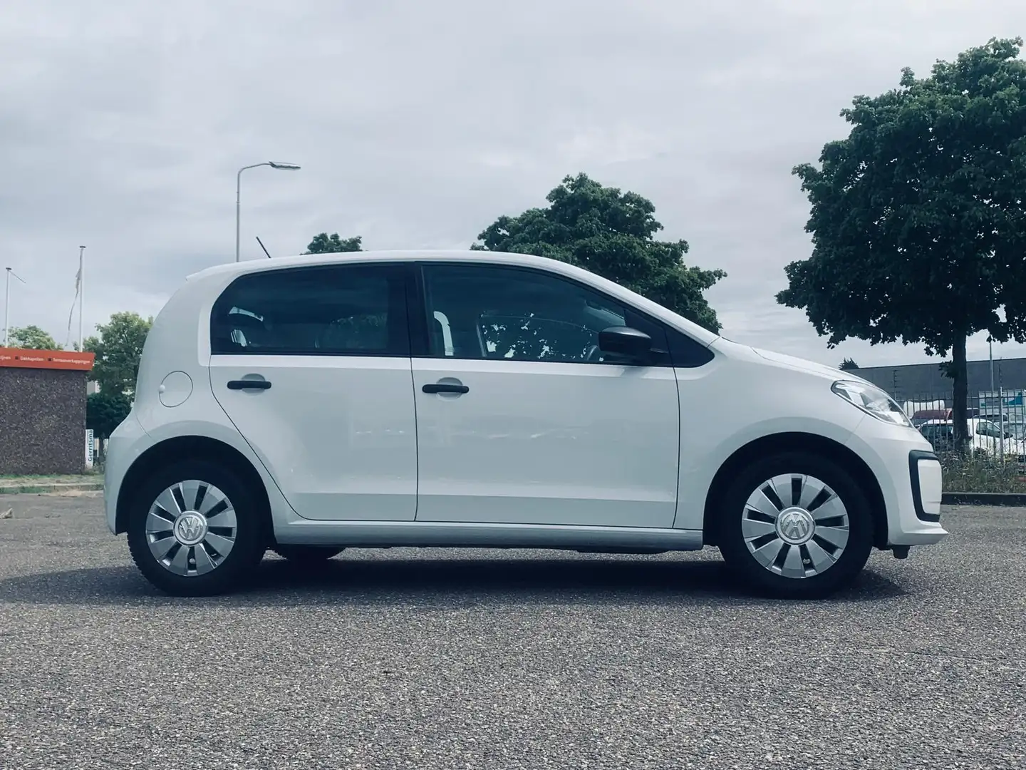 Volkswagen up! 1.0 BMT take up!, Airco, 5 Deur, NAP, APK Wit - 2