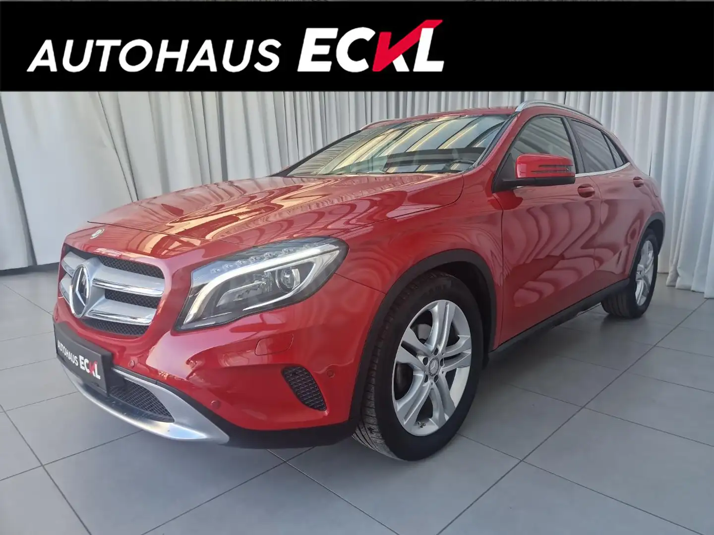 Mercedes-Benz GLA 220 d 4MATIC Urban SpurW Standh. Rouge - 1