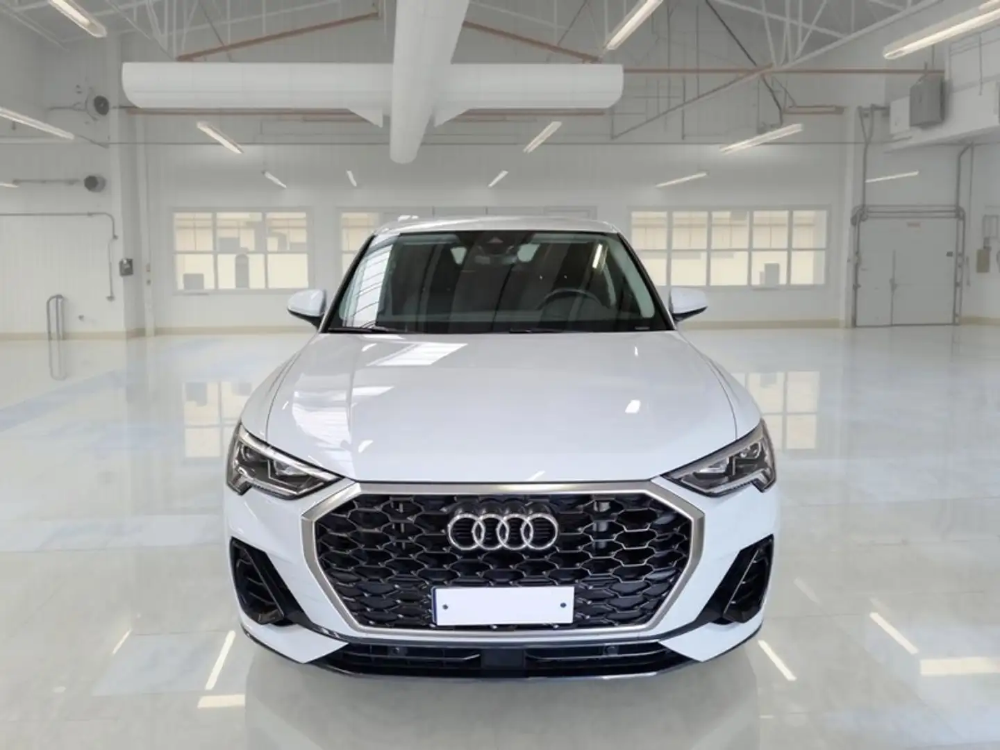 Audi Q3 SPORTBACK 45 TFSI e S tronic Business Plus MHEV - 2