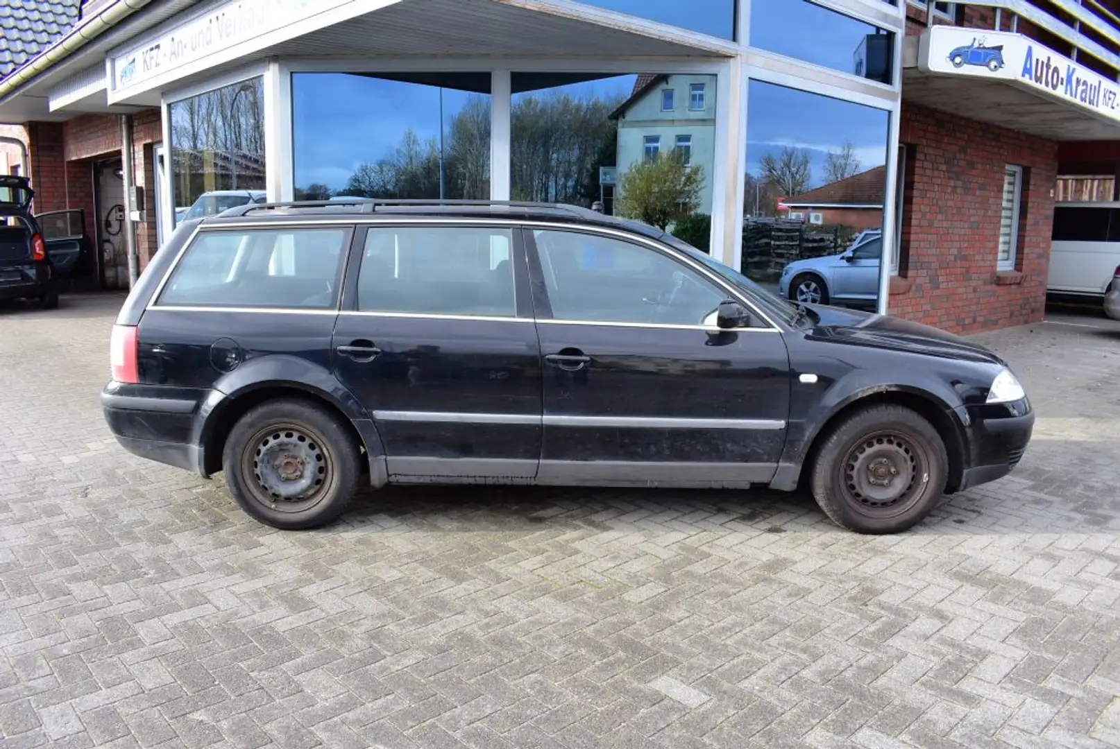 Volkswagen Passat Variant 1.9 TDI mit defekter Zylinderkopfdichtung Automati Schwarz - 2