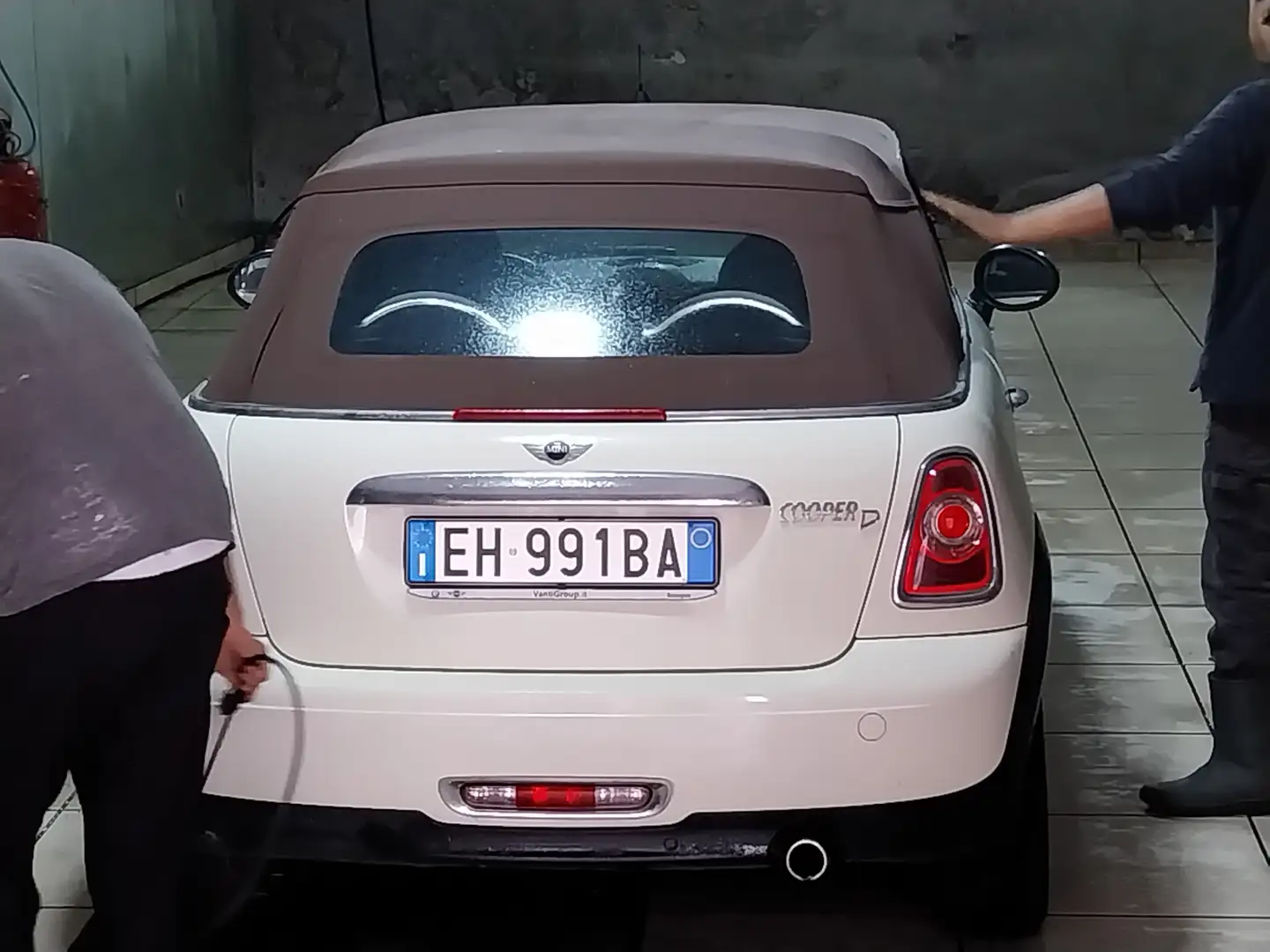 MINI Cooper D Cabrio Beige - 1