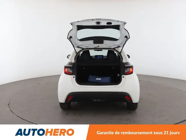 Toyota Yaris view 16