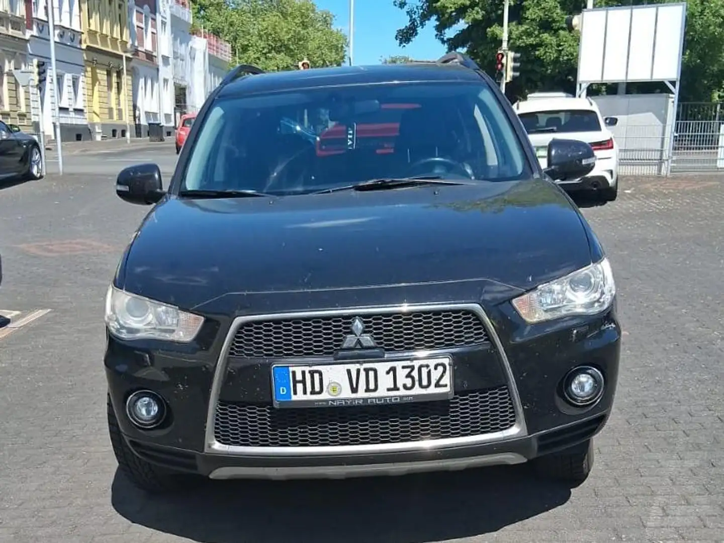 Mitsubishi Outlander Instyle 4WD 7 Sitzer / Automatik / Kamera Noir - 1