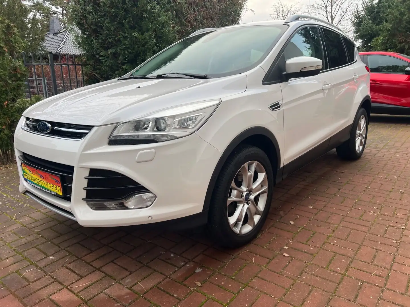 Ford Kuga 2,0 TDCI Titanium 4x4 Automatik Weiß - 1
