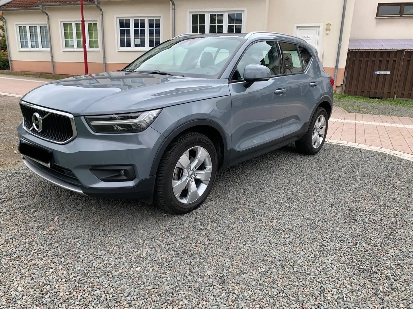 Volvo XC40 Momentum Pro 2WD Grau - 2