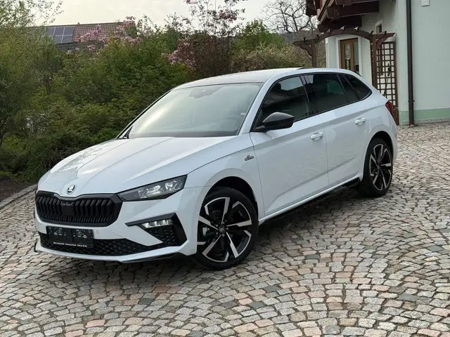 Skoda Scala 1.5 DSG Monte Carlo / Matrix / Pano / AHK