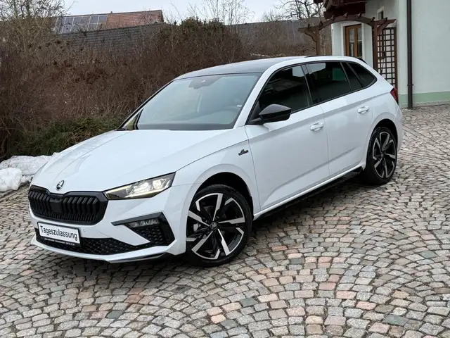 Skoda Scala 1.5 DSG Monte Carlo / Matrix / Pano / AHK