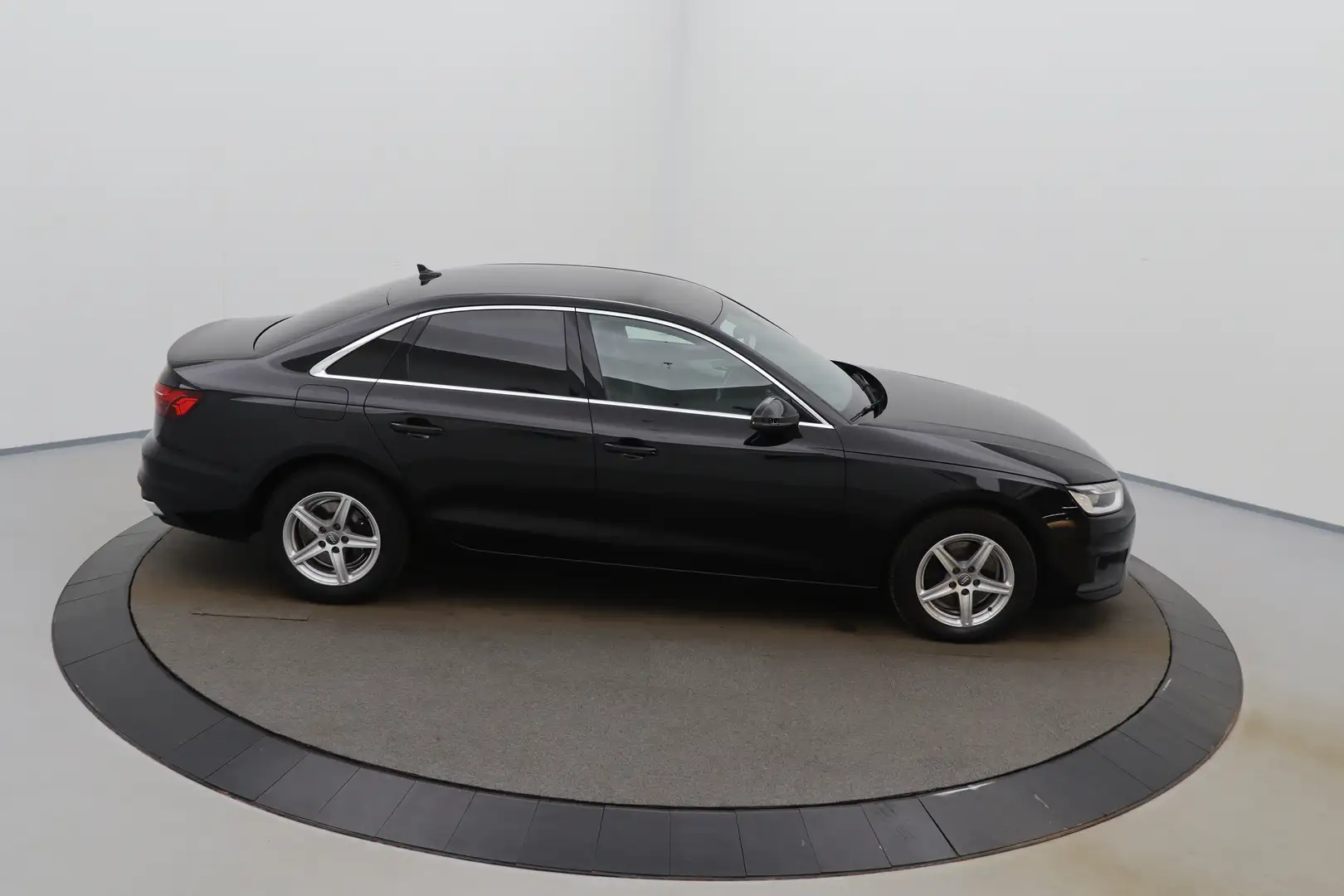Audi A4 35 TDi Business+ Ed. S-Tronic S-Line Int. LEDER/CU Negru - 2