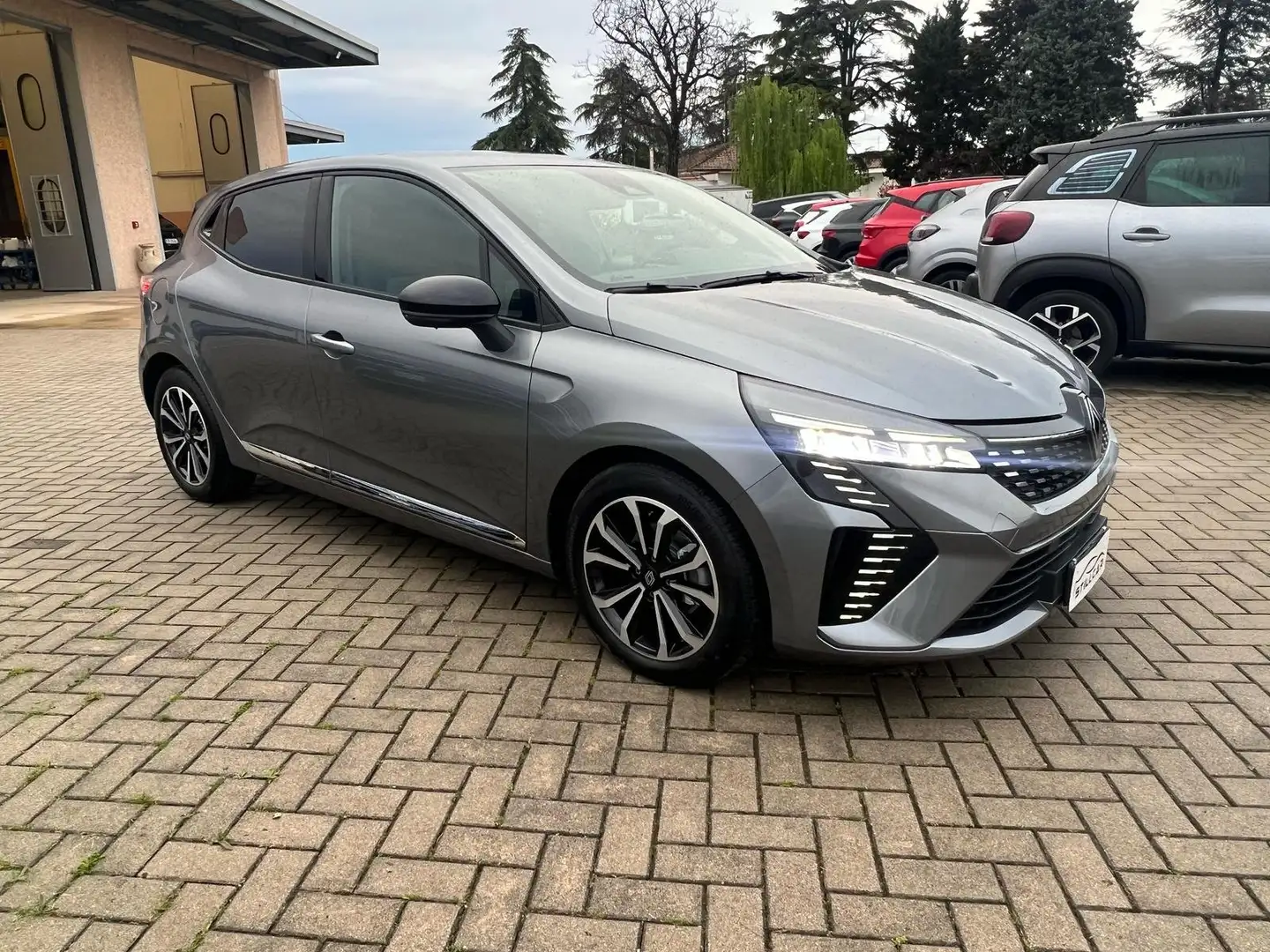 Renault Clio Clio 1.0 tce Techno 90cv Grigio - 1